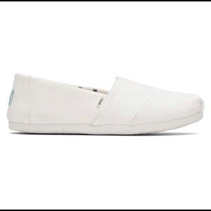 TOMS White Canvas Shoes Size 9 NWT